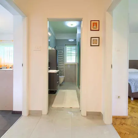 Near In Krk-insel Krk 55211 Apartament