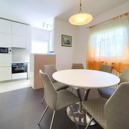 Apartament Near In Krk-insel Krk 55211